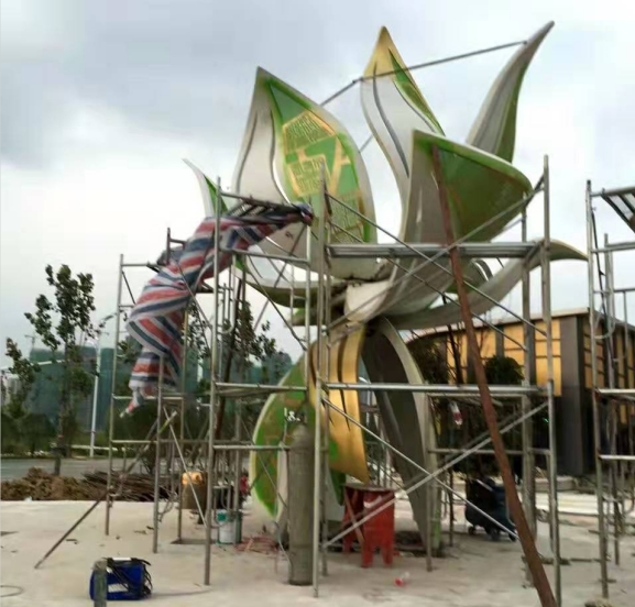 南京雕塑厂介绍不锈钢雕塑支架如何设计才合理