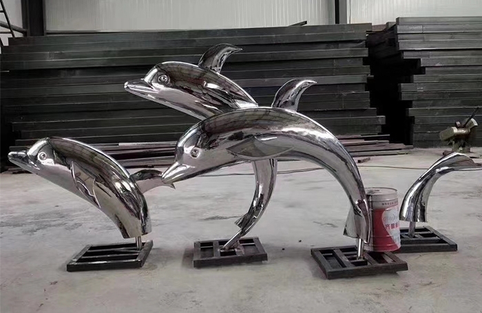 南京雕塑厂介绍不锈钢雕塑动物雕塑的寓意是什么？