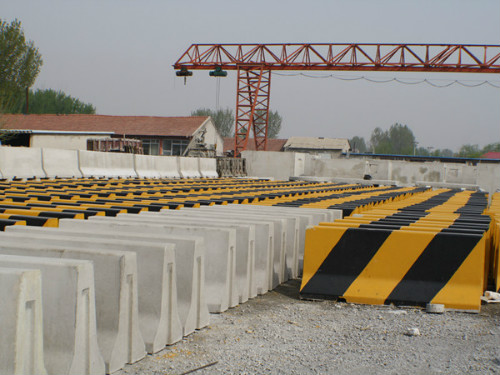 北京水泥隔离墩|厂家