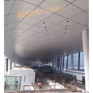 大型会议中心|展示大厅双曲弧形吊顶铝板工程案例