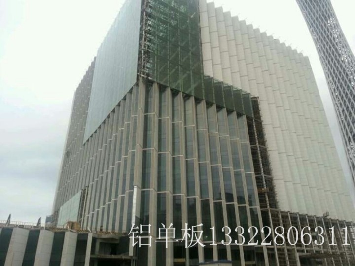 广州市广京建材_铝窗花厂家_双曲铝单板_弧形铝方通材料价格