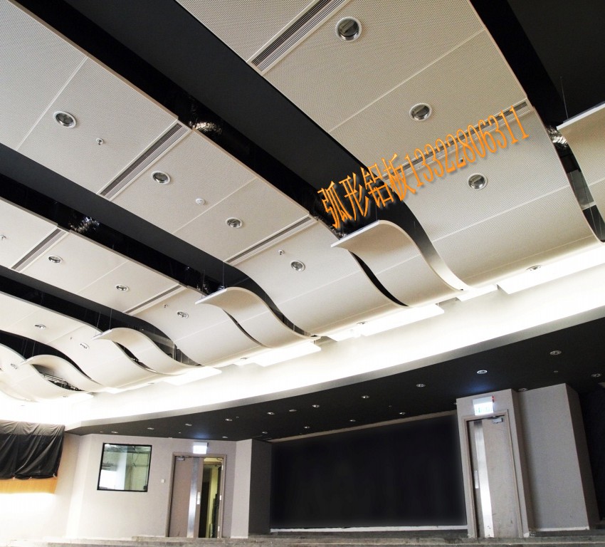 机场、高铁车站、客运站U型铝条挂板的施工正确安装方法