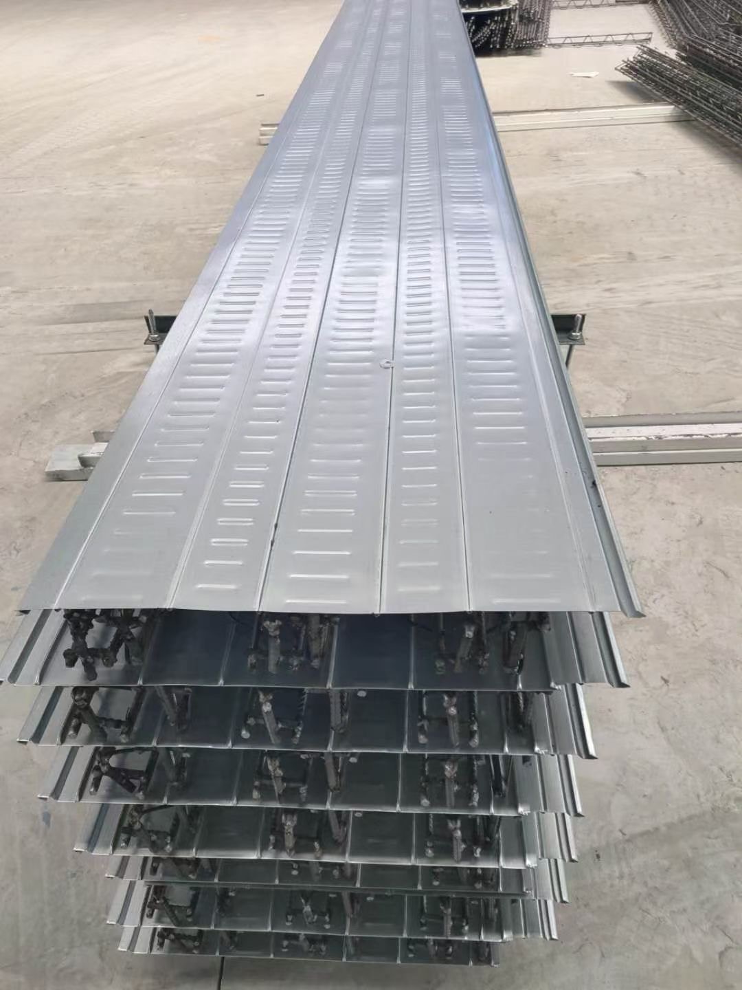北京钢筋桁架楼承板生产厂家